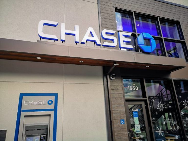 Chase Bank Faces Unpaid Wages Class Action Lawsuit Workplace